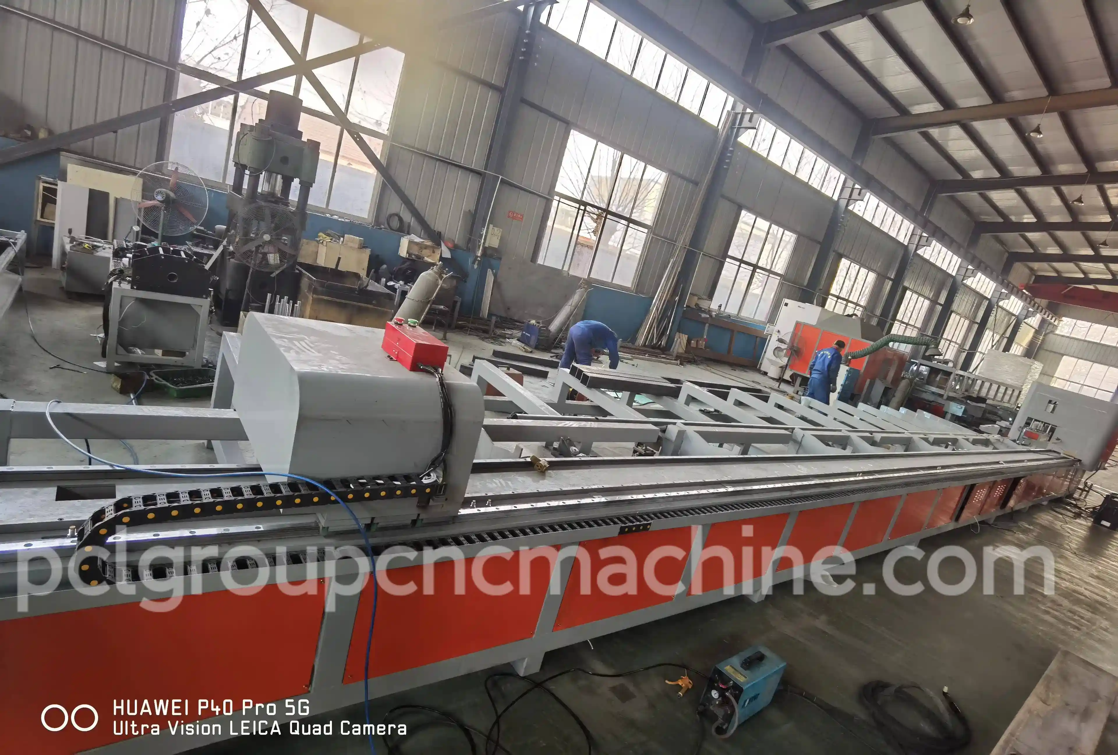 Machine to cut steel pipes image1